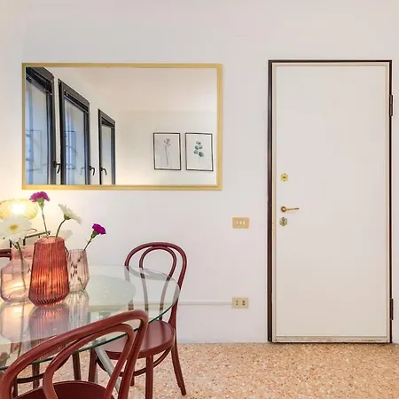 Appartement Beautiful And Chic Small