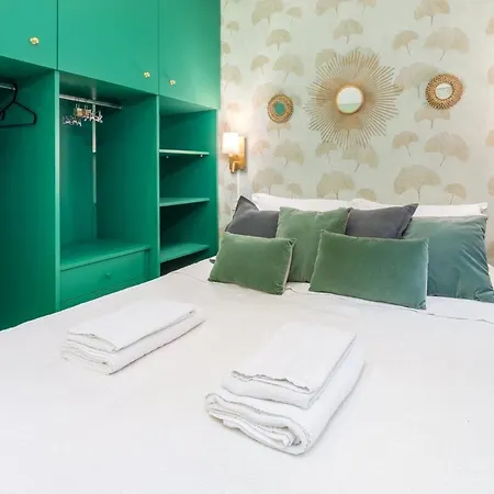 Apartament Beautiful And Chic Small