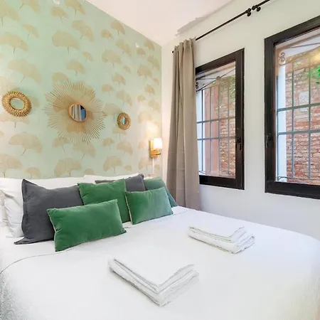 Beautiful And Chic Small Apartament *